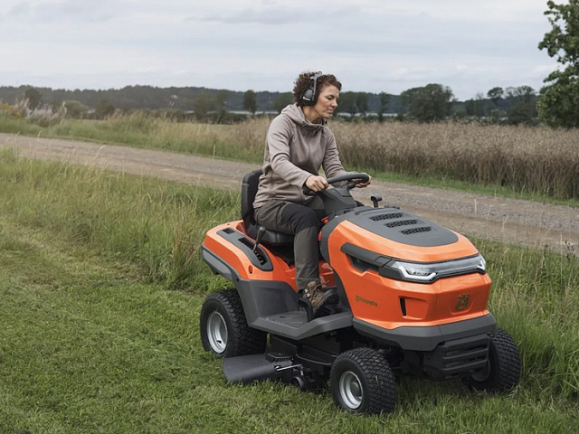 Трактор Husqvarna 215